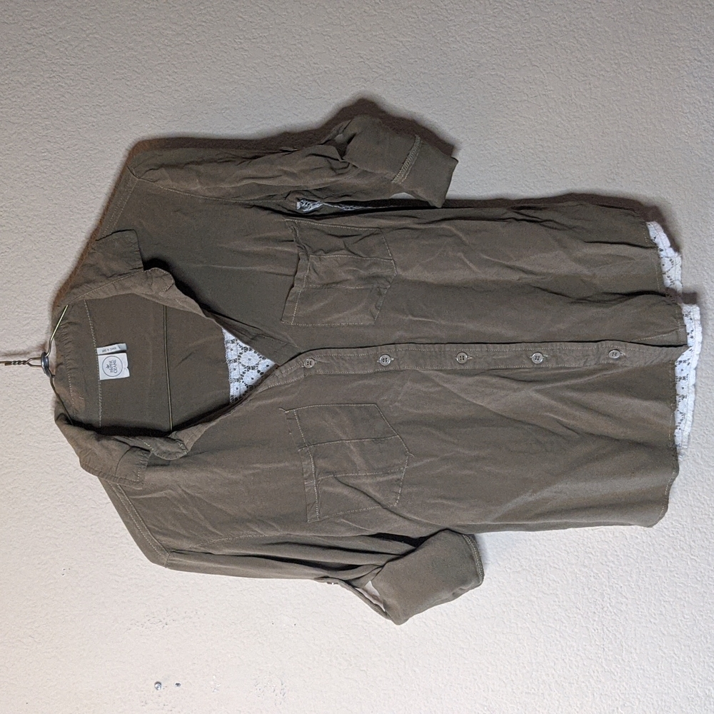 Paper crane floral lace back olive green button up - Picture 5 of 8